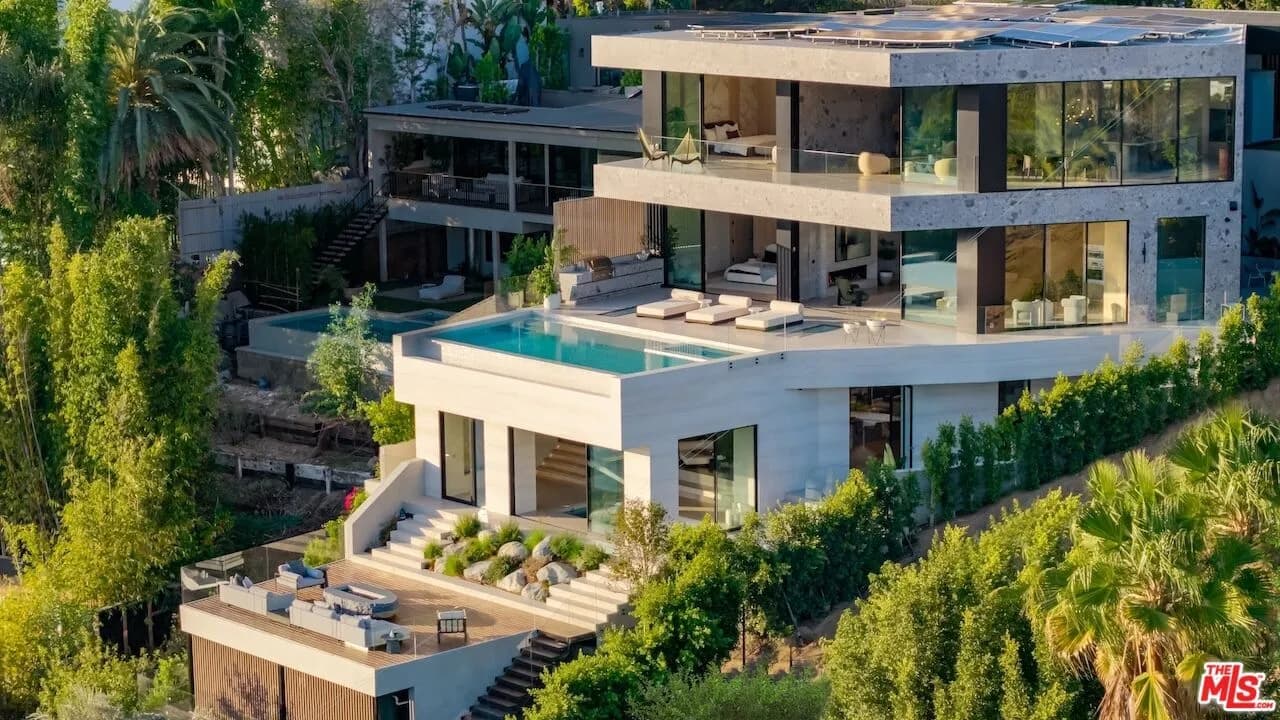 New Modern Home Above Sunset Plaza With a Floating Infinity Pool