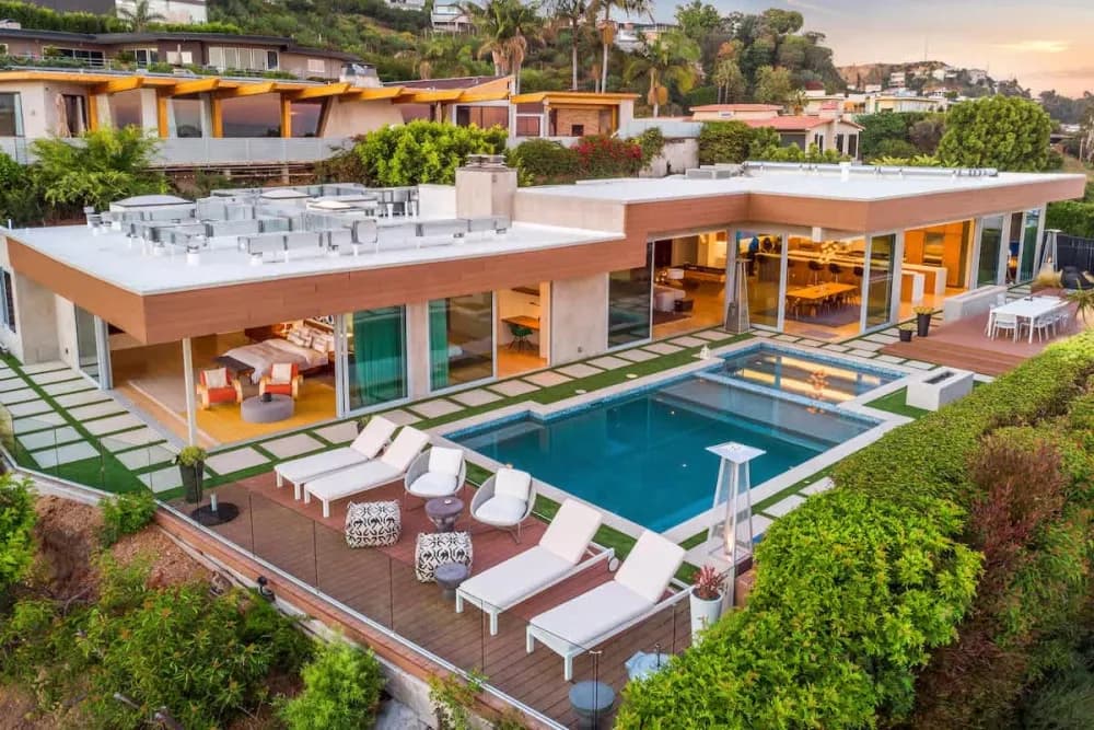 Bird Streets Villa: 4-Bedroom LA Home Above the Sunset Strip